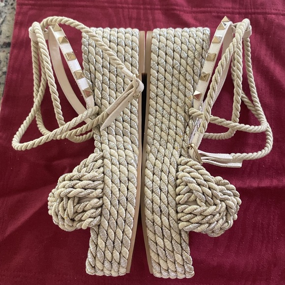 22:06 Valentino Woven Fabric Rockstud Torchon Platform Sandals - Picture 5 of 16